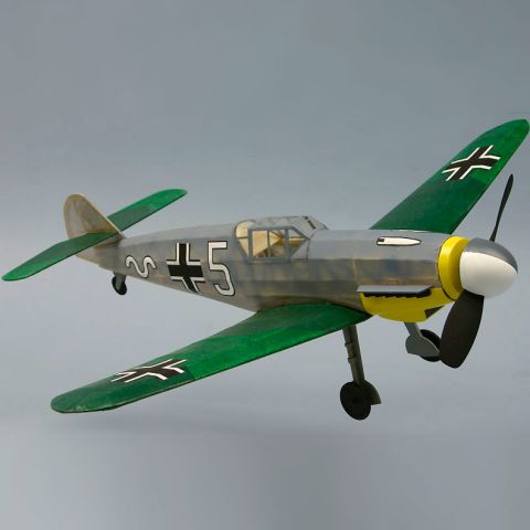 Die berühmte Messerschmitt me 109 in der Ausführung "G" als Modellflugzeug mit Gummimotorantrieb